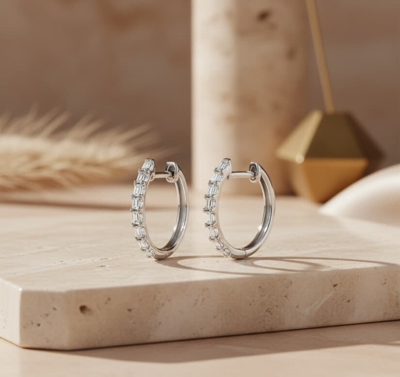 עגילי חישוק משובצים יהלומים, 14K זהב, משובצים 0.25 קראט יהלומים, קוטר 15 מ