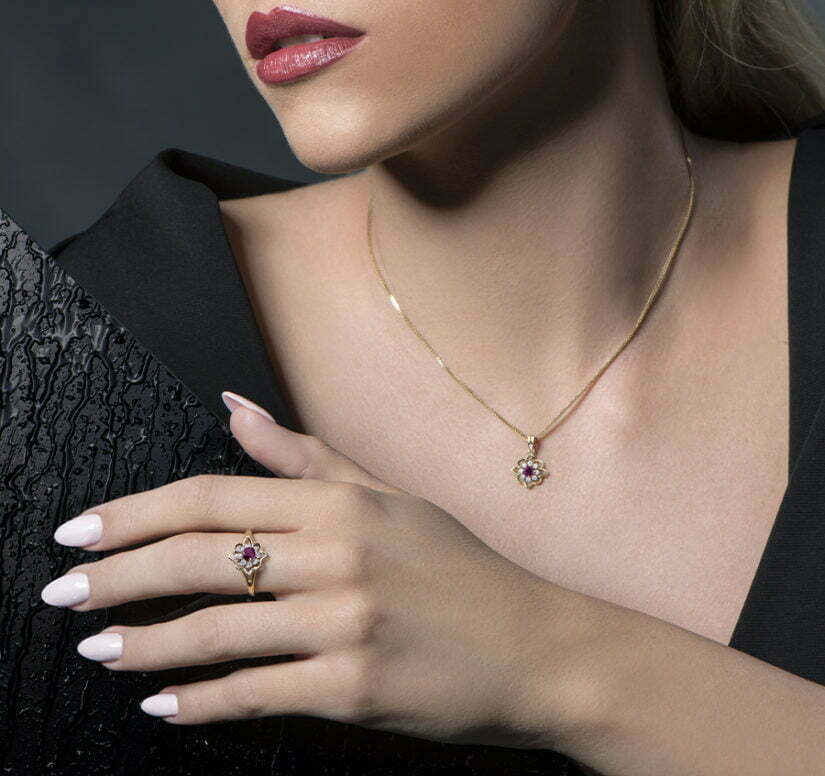 טבעת אבני חן רובי בעיצוב פרח, 14K זהב, משובצת 0.14 קראט יהלומים, דגם RD3306RU