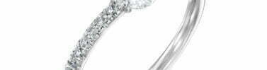 טבעת יהלומים, זהב לבן K14, משובצת סוליטר אובל 0.70 קראט ויהלומים מסביב, דגם RDD2160OVAL