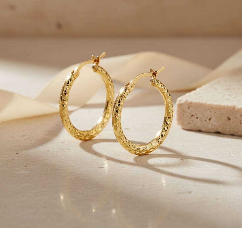 עגילי חישוק מעוצבים, זהב צהוב 14K, קוטר 15 מ