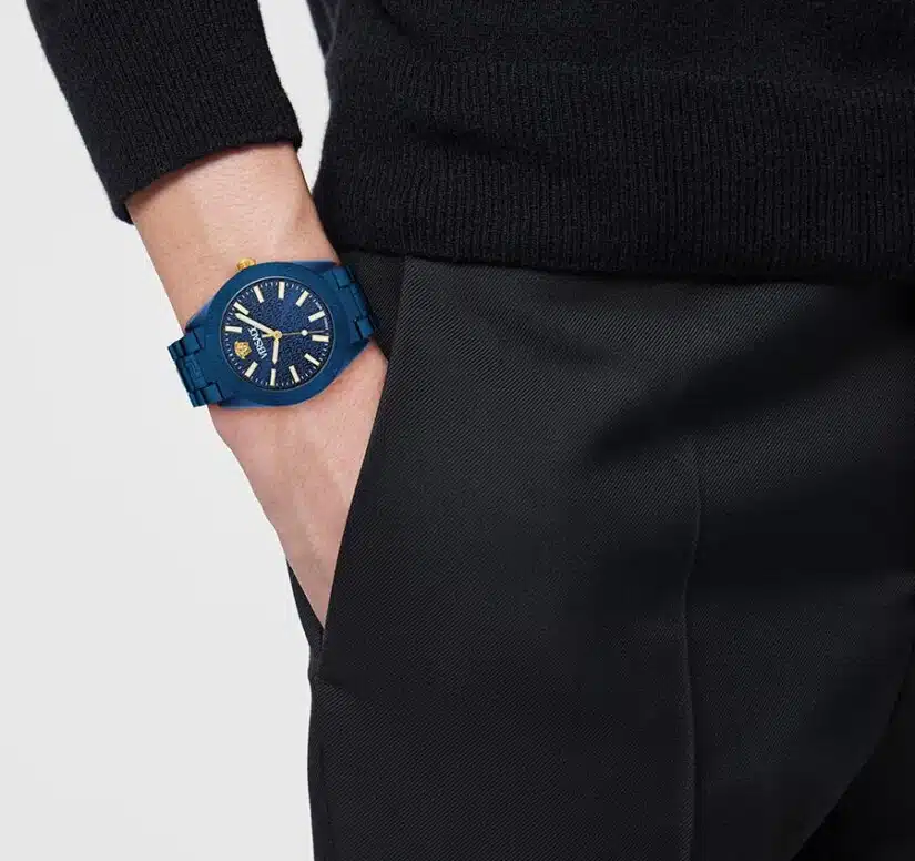 שעון Versace מקולקציית V-Dome Aluminum Bracelet Watch, שעון יוניסקס ,דגם VE0M00325