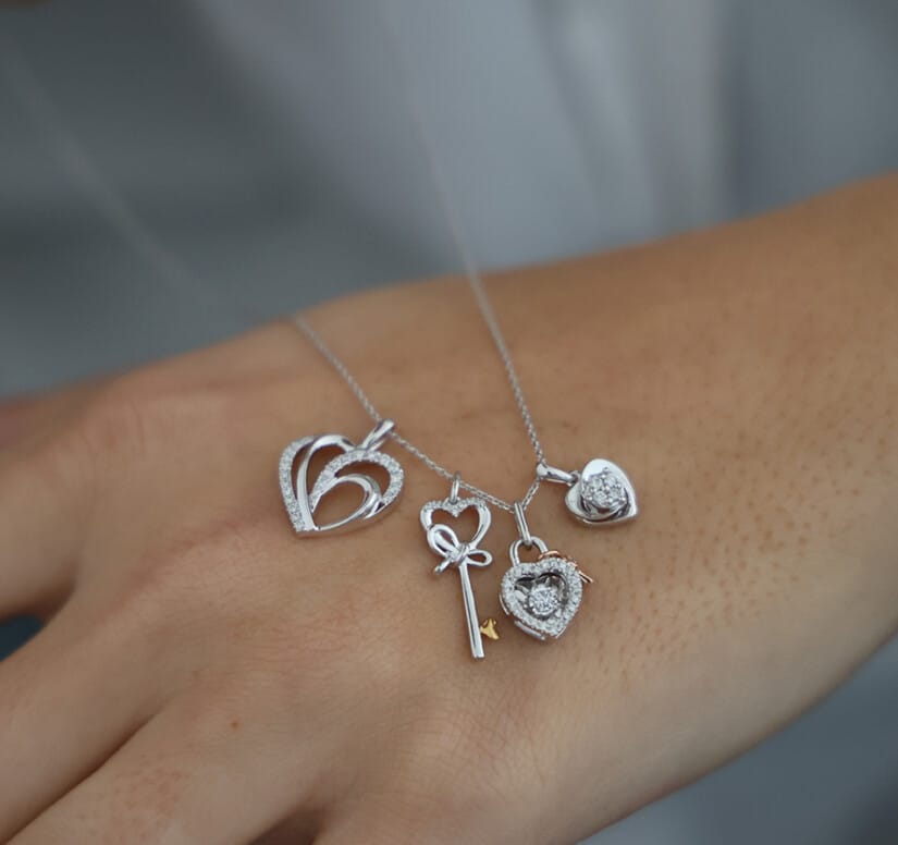 תליון יהלומים בצורת לב , זהב 14K משובץ 0.15 קראט יהלומים, דגם PDPH20410