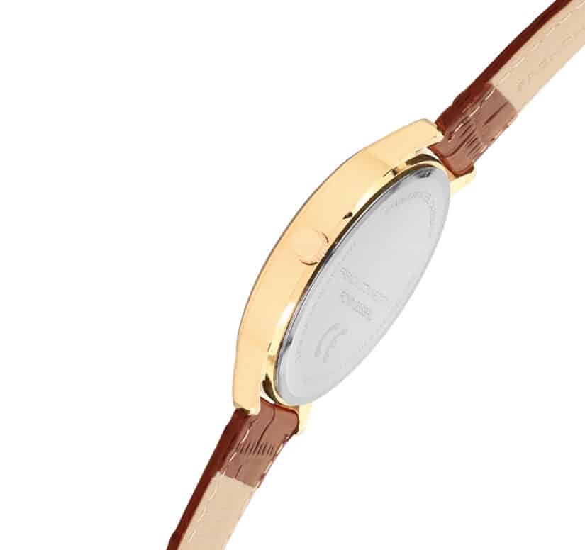 שעון לגבר מבית FRENCH CONNECTION עם לוח עגול כסוף במרקם וטקסטורה ורצועת עור חומה, דגם FCN0123SBRL