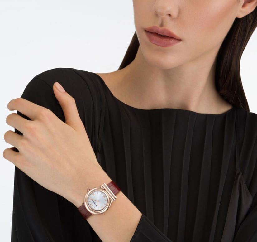 שעון Ferragamo עם יהלומים מקולקציית Gancini Twisted, שעון לאישה ,דגם SFJK00226